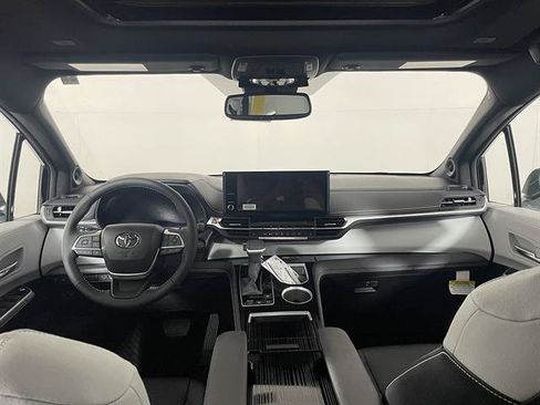 New 2026 Toyota Sienna XSE AWD/4WD image 15