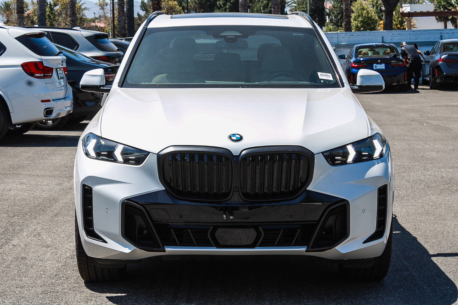 Used 2024 BMW X5 xDrive40i w/ M Sport Package AWD/4WD image 2