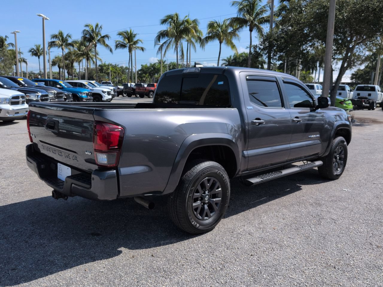 Used 2023 Toyota Tacoma SR5 AWD/4WD image 5