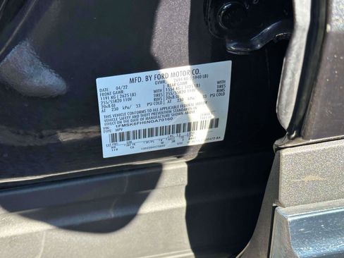 Used 2022 Ford Explorer Limited w/ Equipment Group 301A image 18