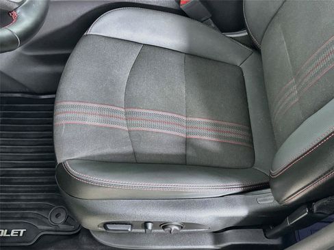 Used 2024 Chevrolet Equinox RS FWD image 19