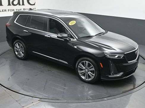 Used 2025 Cadillac XT6 Premium Luxury FWD image 51