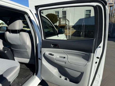 Used 2013 Toyota Tacoma 4x4 Double Cab image 17
