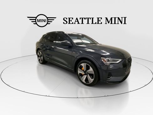 Used 2023 Audi e-tron Premium Plus AWD/4WD image 2