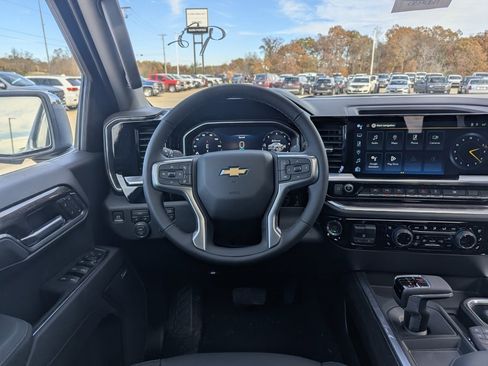 New 2026 Chevrolet Silverado 1500 LTZ w/ LTZ Premium Package image 3