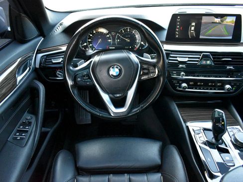 Used 2019 BMW 530i xDrive w/ Convenience Package image 12