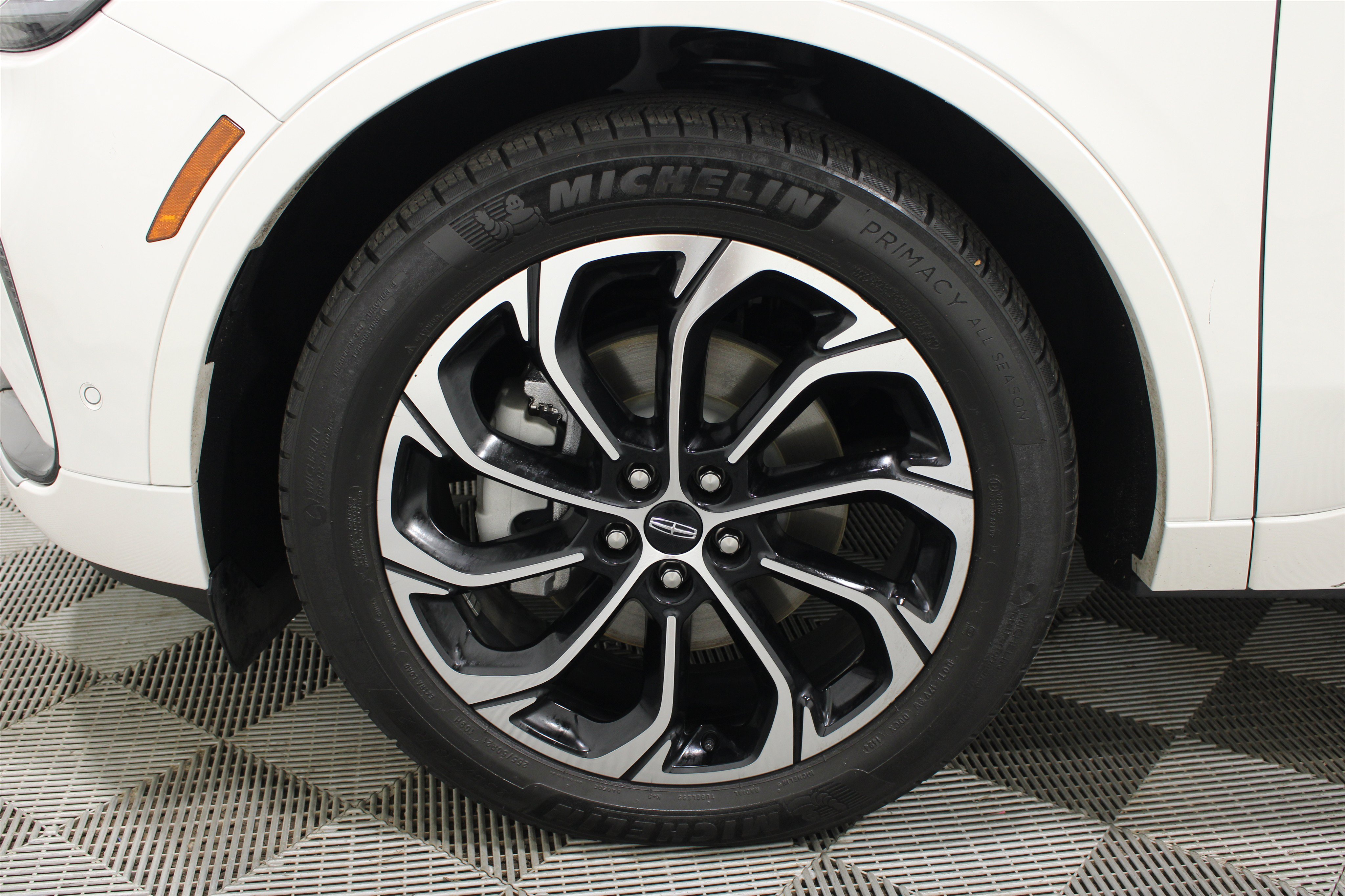 Used 2024 Lincoln Nautilus Reserve AWD/4WD image 37