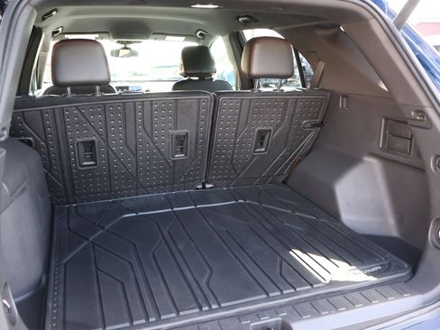 Used 2022 Chevrolet Equinox RS w/ Infotainment Package image 22