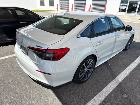Used 2022 Honda Civic Touring image 4