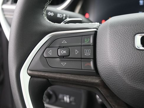 New 2025 Jeep Grand Cherokee Limited w/ Luxury Tech Group II image 30