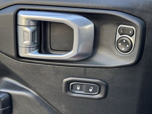 Used 2021 Jeep Gladiator Sport image 26