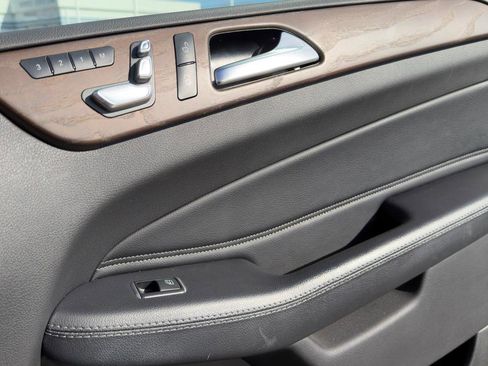 Used 2017 Mercedes-Benz GLS 450 4MATIC image 54