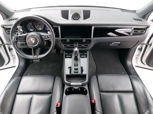 Certified 2023 Porsche Macan AWD/4WD image 11