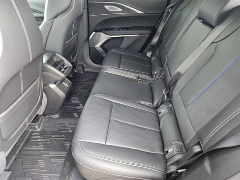 New 2025 Cadillac Lyriq Luxury image 32