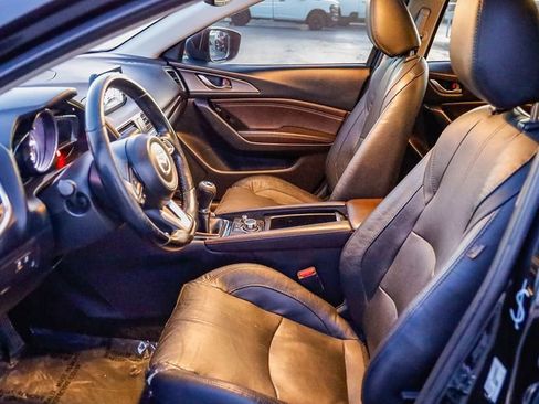 Used 2018 MAZDA MAZDA3 Grand Touring w/ Premium Equipment Package image 19