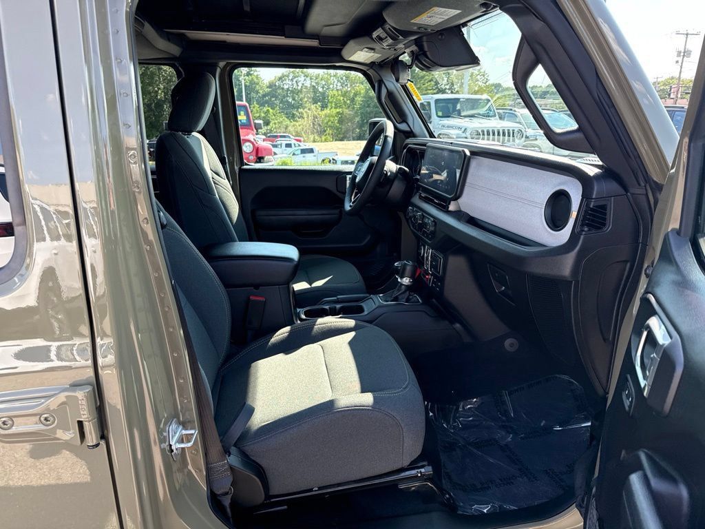Certified 2025 Jeep Wrangler Unlimited Sport AWD/4WD image 23