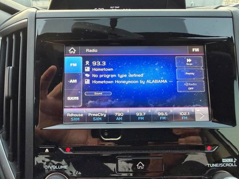 Certified 2023 Subaru Crosstrek 2.0i Premium AWD/4WD image 11