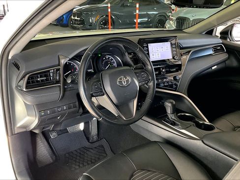 Used 2021 Toyota Camry SE w/ Convenience Package image 17