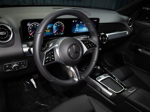 Used 2026 Mercedes-Benz GLB 250 image 15