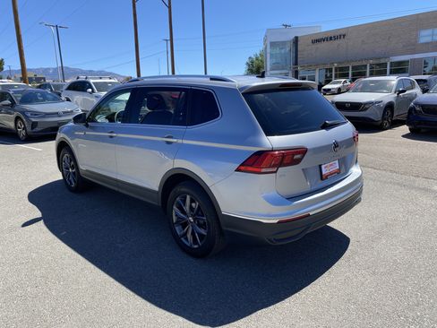 Used 2023 Volkswagen Tiguan SE FWD image 16