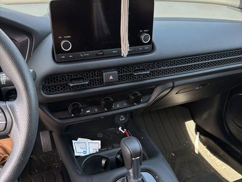 Used 2024 Honda HR-V LX image 5