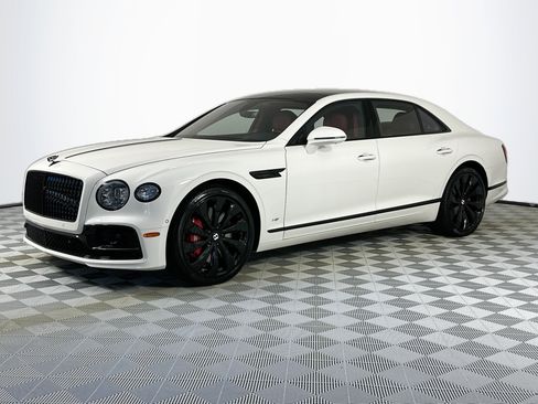 Certified 2022 Bentley Flying Spur V8 image 7