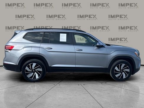 Used 2025 Volkswagen Atlas SE image 6