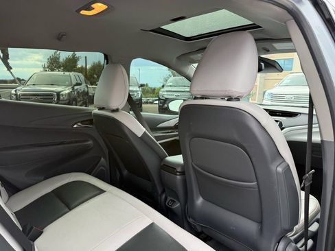 Used 2018 Chevrolet Bolt Premier w/ Driver Confidence II Package FWD image 23