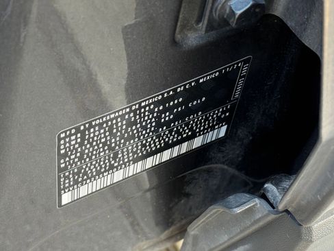 Used 2025 Volkswagen Taos SE image 29