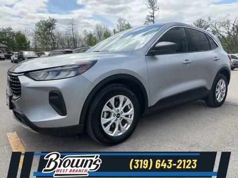 Used 2023 Ford Escape Active w/ Cold Weather Package FWD image 1