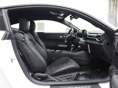 Used 2024 Ford Mustang GT Premium image 14