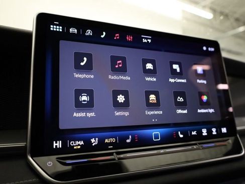 New 2026 Volkswagen Tiguan SE R-Line image 17