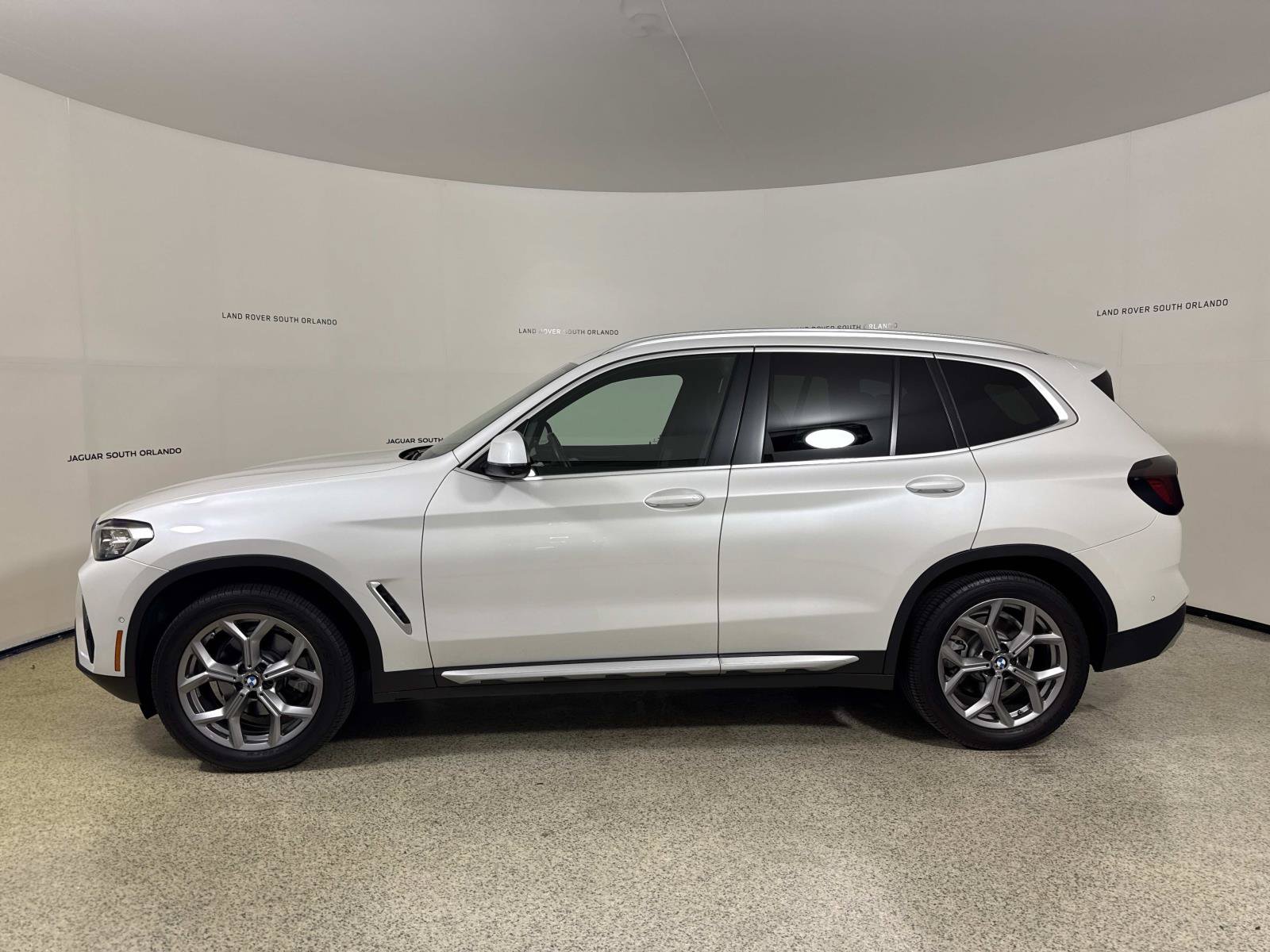 Used 2024 BMW X3 xDrive30i w/ Convenience Package AWD/4WD image 2