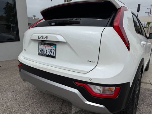 Used 2024 Kia Niro EX FWD image 15