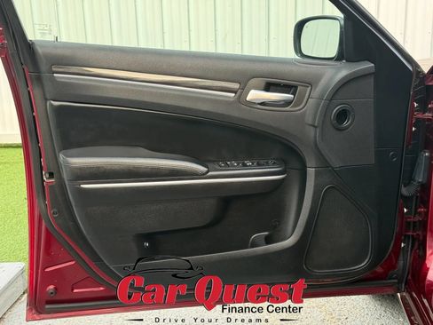 Used 2019 Chrysler 300 Touring w/ Sport Appearance Package RWD image 11