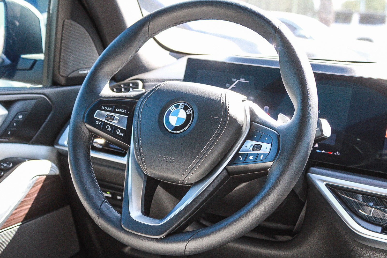 Used 2024 BMW X5 sDrive40i w/ Premium Package RWD image 15