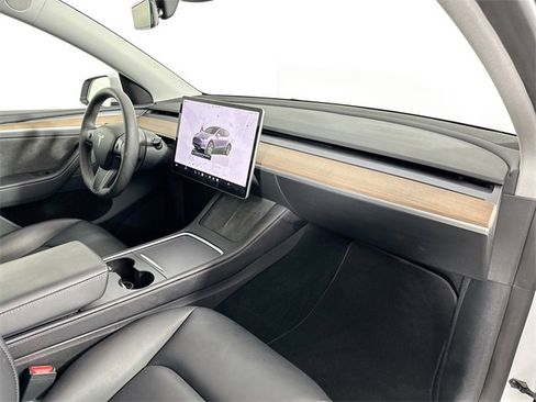 Used 2023 Tesla Model Y Long Range image 26