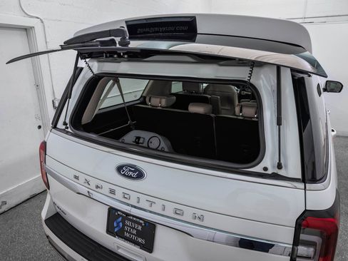 Used 2024 Ford Expedition Max Limited image 9
