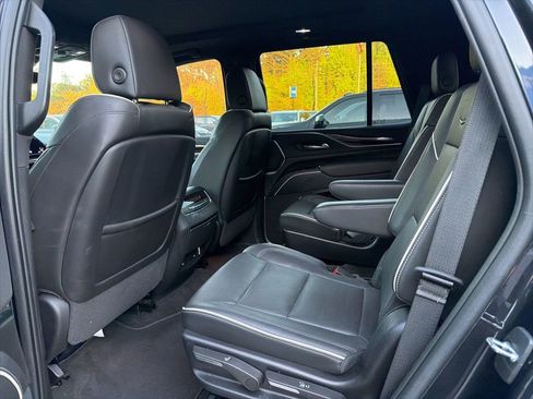 Used 2022 Cadillac Escalade Premium Luxury w/ LPO, Illumination Package image 8