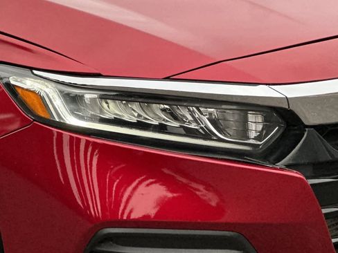 Used 2018 Honda Accord LX image 32