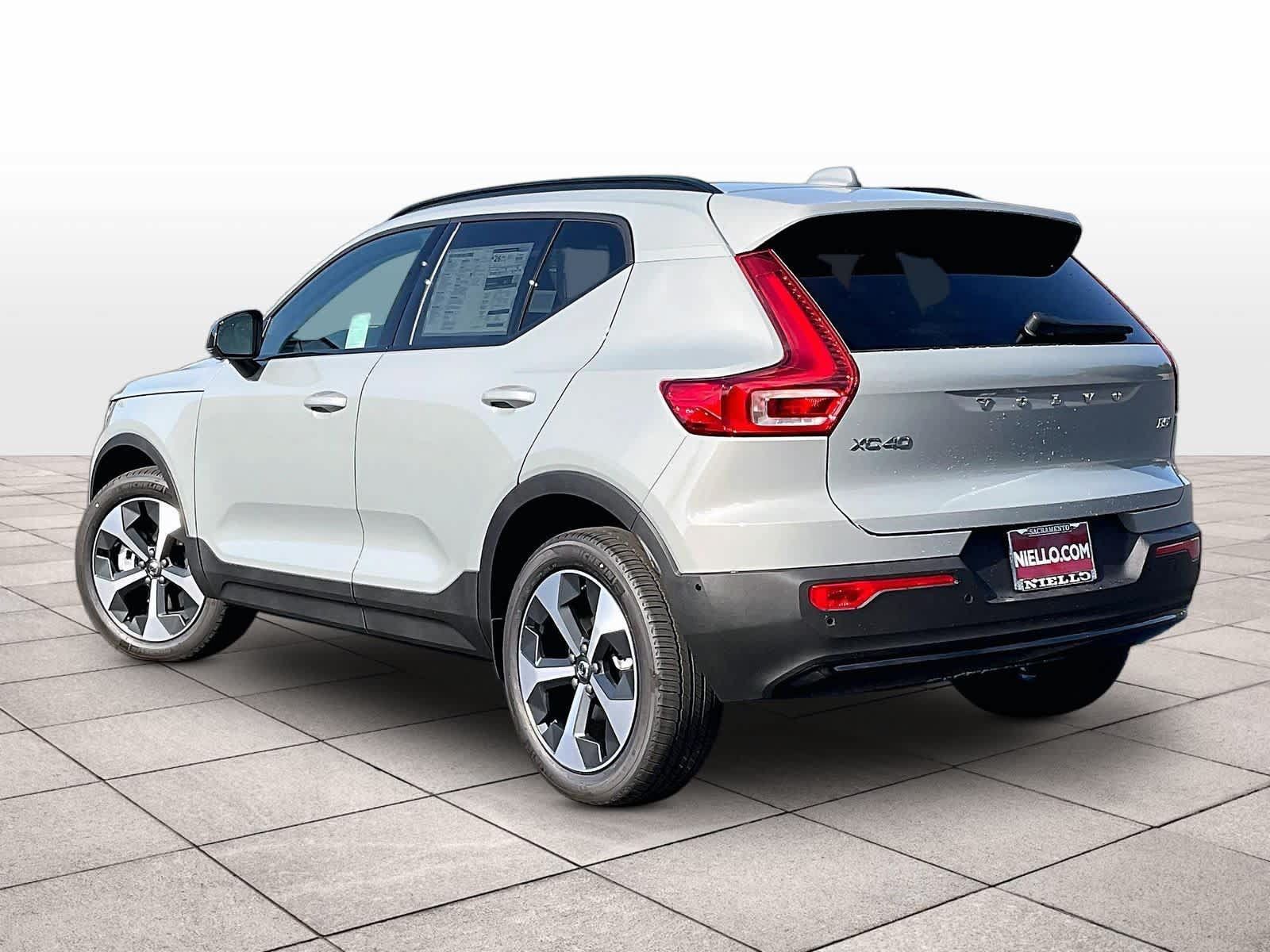 New 2026 Volvo XC40 B5 Plus w/ Protection Package Premier AWD/4WD image 3
