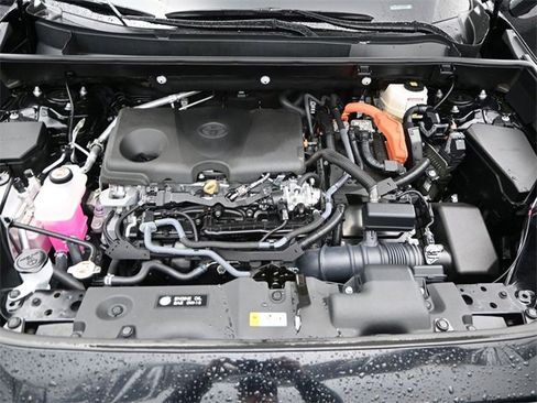 Used 2025 Toyota RAV4 XLE Premium image 18