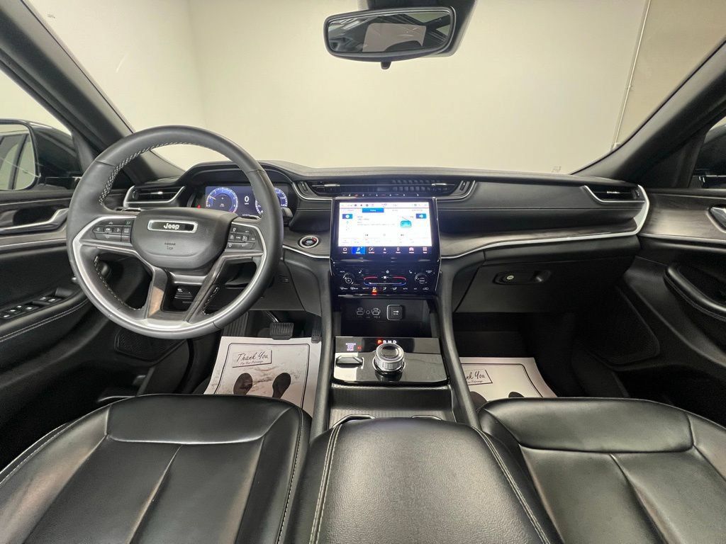 Used 2024 Jeep Grand Cherokee Limited AWD/4WD image 10