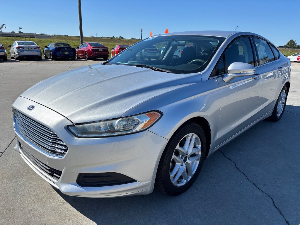 Used 2014 Ford Fusion SE FWD image 8