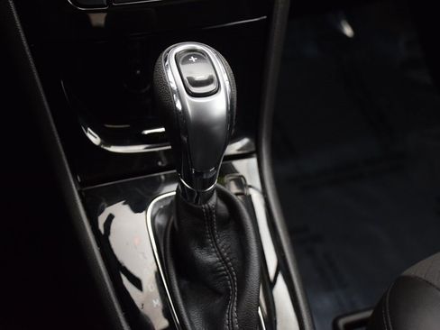 Used 2022 Buick Encore Preferred w/ Safety Package image 28