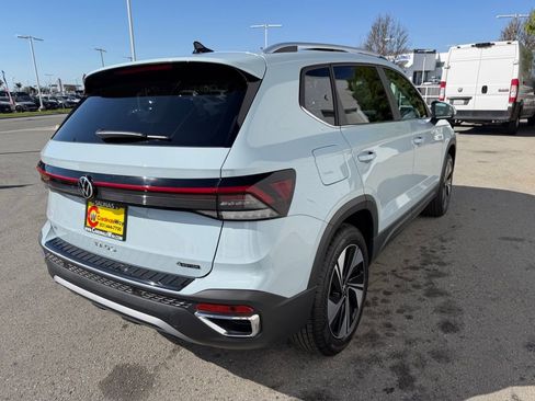 New 2026 Volkswagen Taos SE AWD/4WD image 6