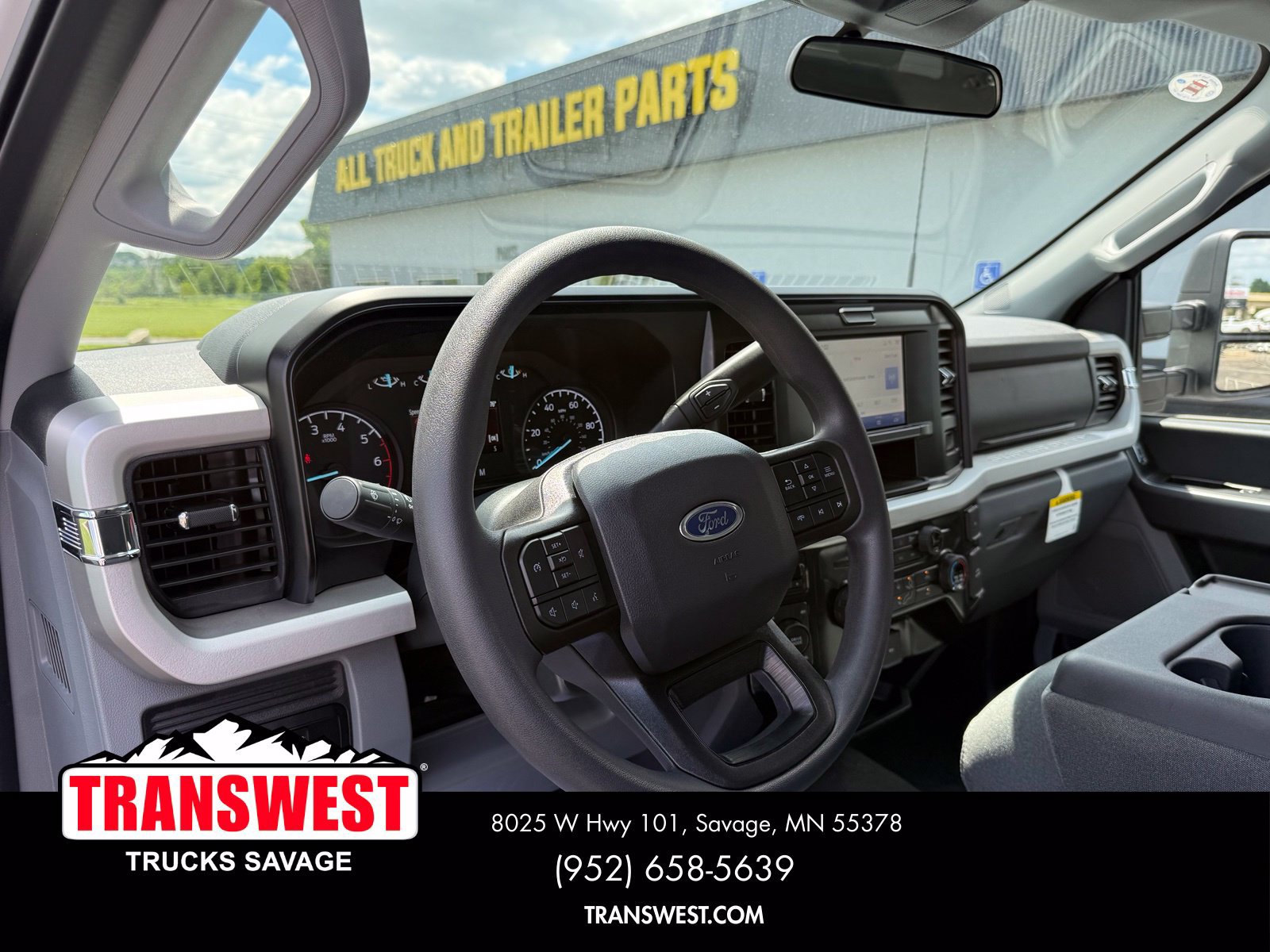 Used 2025 Ford F350 XLT AWD/4WD image 4
