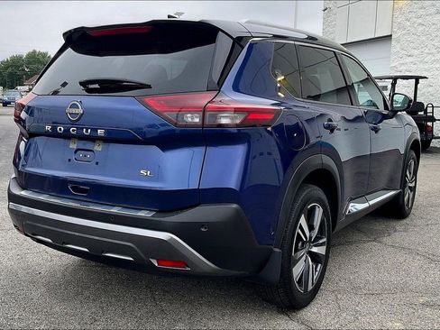 Used 2023 Nissan Rogue SL w/ SL Premium Package FWD image 2