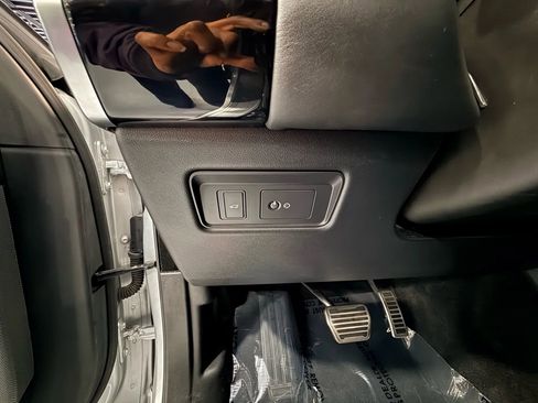 Used 2019 Land Rover Range Rover Sport HSE Dynamic image 32