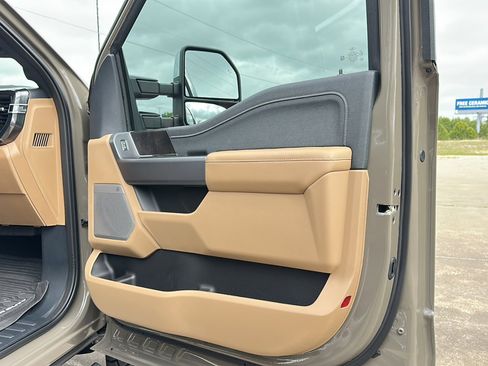 Used 2026 Ford F250 Lariat w/ Lariat Premium Package image 22